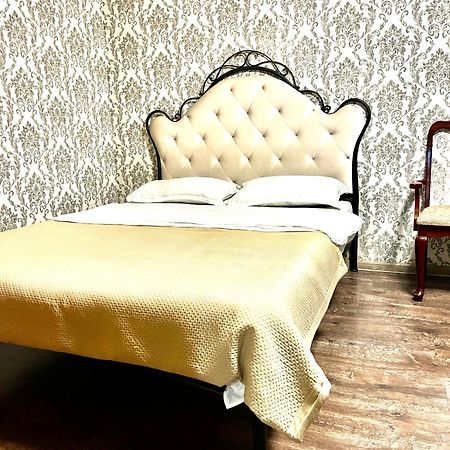 Прекрасная квартира на Арбате в Алматы Екстериор снимка