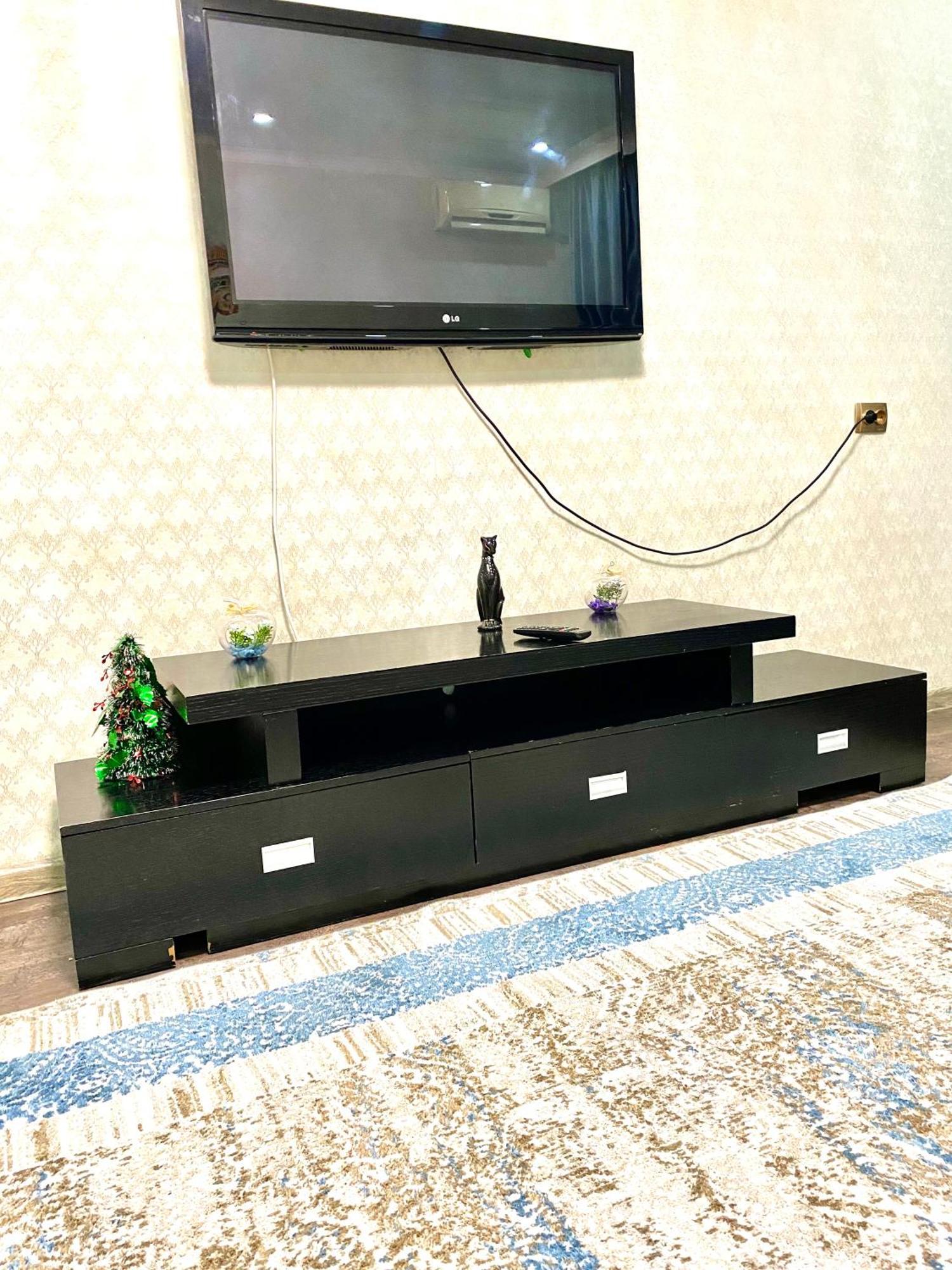 Прекрасная квартира на Арбате в Алматы Екстериор снимка